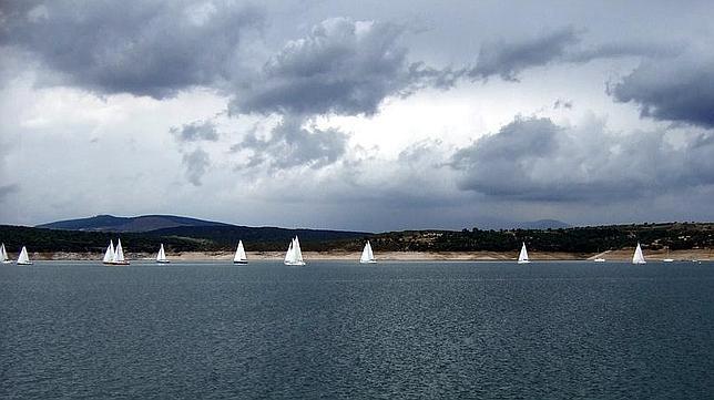 Embalses y pantanos cerca de Madrid para disfrutar el otoño