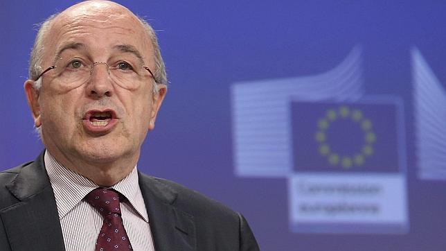 Almunia cree que el «derecho a decidir» no encaja en la Constitución