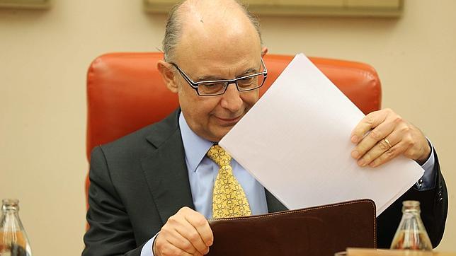 Para la oposición, las cifras no dan para crear empleo y el PP las ve propicias para una recuperación