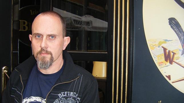 Ginés Sánchez gana el IX Premio Tusquets de Novela con «Los gatos pardos»