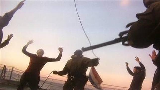 Las autoridades rusas acusan de piratería a dos miembros de Greenpeace