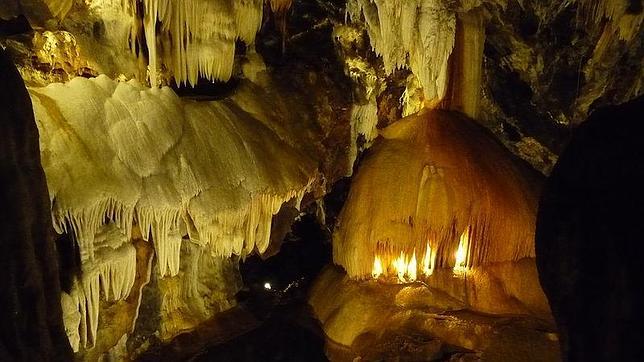 Sierra de Aracena, entre las grutas del agua y el jamón de pata negra