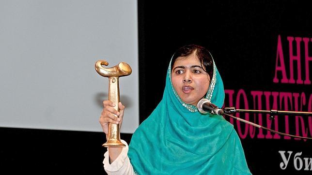 Malala pide dialogar con los talibanes