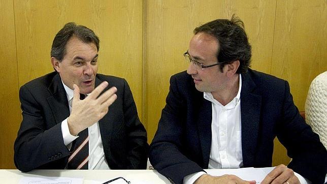 CDC ve «dinamitadas» las terceras vías tras la reacción del PP a Sánchez-Camacho