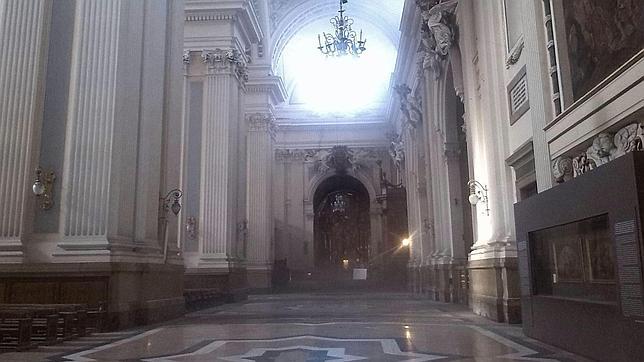 Desalojan la Basílica y la plaza del Pilar en Zaragoza tras la explosión de un artefacto