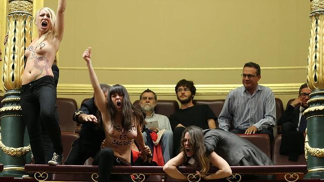 La activista de Femen detenida en el Congreso: «Vamos a llegar más lejos»