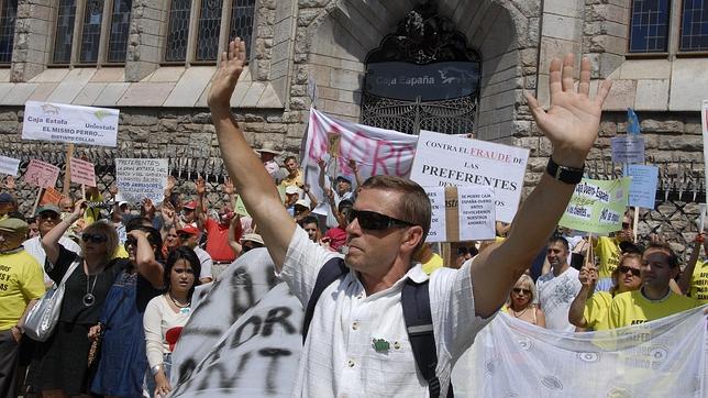 Adicae exige a Ceiss los 1.250 millones solicitados para cubrir las pérdidas a los preferentistas