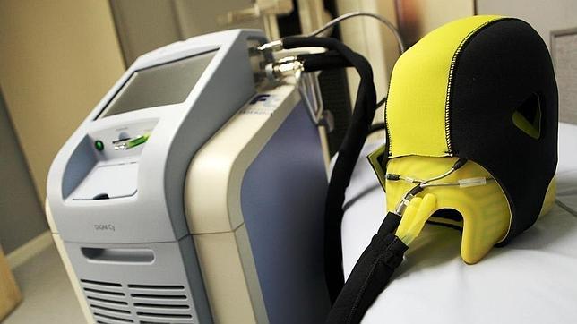 Un sistema de enfriamiento capilar evita la caída del pelo por la quimioterapia en mujeres con cáncer de mama