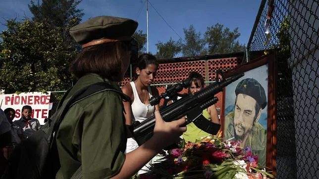 El Che Guevara, objeto de culto religioso en hogares del sur de Bolivia