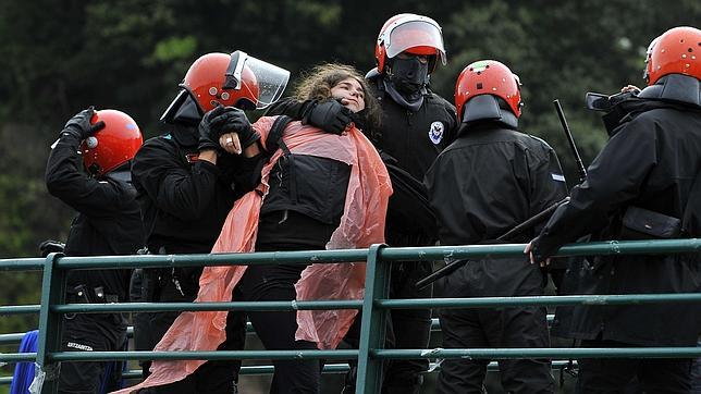 Un prófugo de Segi anuncia su entrega, harto de dos meses en la clandestinidad