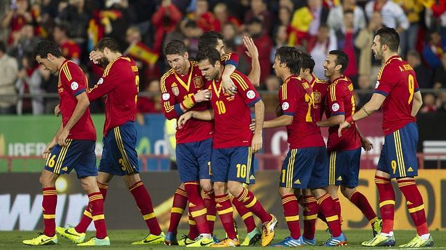 España tumba a Bielorrusia con un ejercicio de paciencia