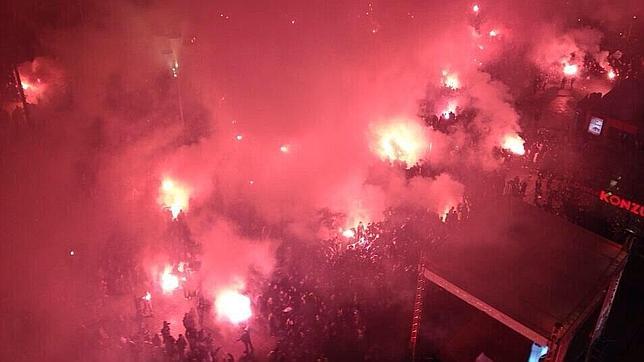 La clasificación de Bosnia para el Mundial desata la locura en las calles de Sarajevo