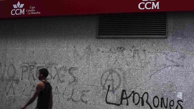 El juez imputa a todos los miembros de la comisión ejecutiva de CCM entre 2007 y 2009 por delito societario