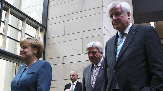 Merkel avanza hacia una gran coalición con los socialistas