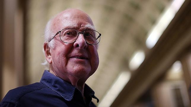 El físico Peter Higgs anuncia su retirada en 2014, con 85 años