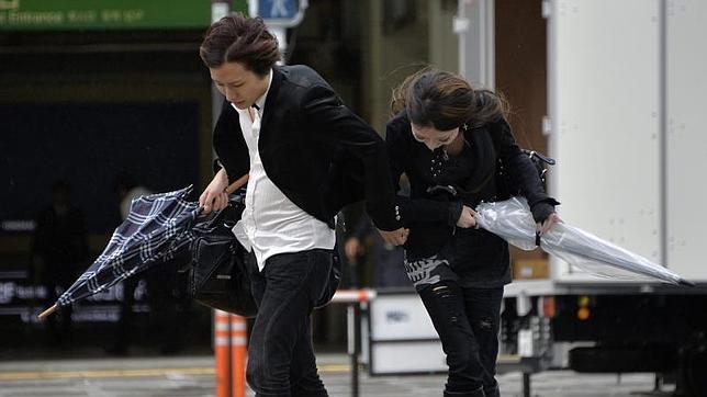 Al menos diecisiete muertos y 42 desaparecidos en Japón por el tifón Wipha