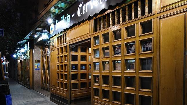 Restaurante asturiano «La Hoja» en la calle Doctor Castelo, 48