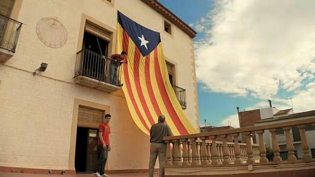 Muere un hombre en Cataluña tras colgar la bandera independentista del balcón