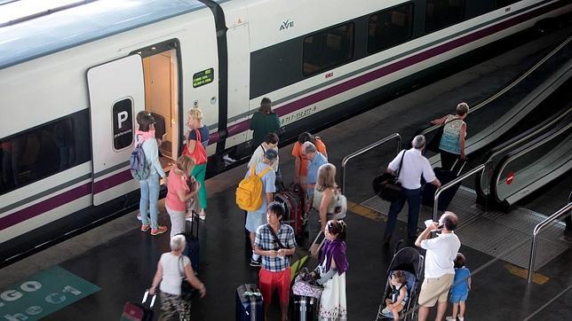 El AVE aumenta hasta en un 40% el número de viajeros después de bajar sus precios
