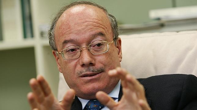 El IEE apuesta por retrasar la jubilación a los 70 años y bajar la cuantía de paro a cambio de alargar su duración