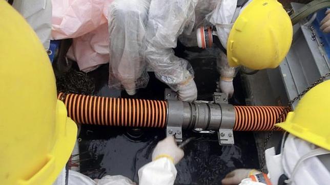 El agua radioactiva de Fukushima ha desbordado doce barreras de contención