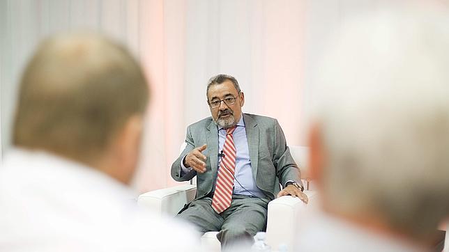 Un vicepresidente de la CEOE insta a la Administración a que no sea «una oficina de recolocación de afiliados»