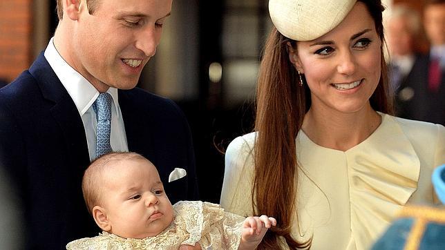 Un bautizo íntimo con solo 22 invitados para el Príncipe Jorge de Cambridge