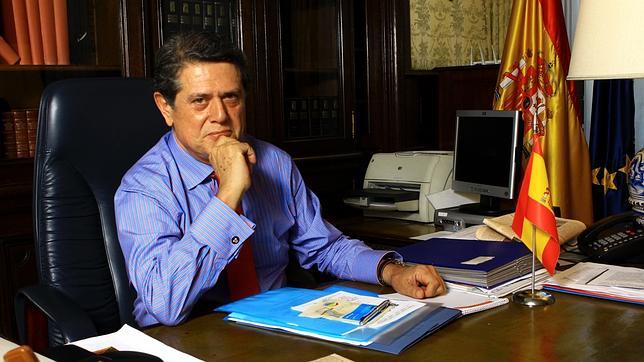 Federico Trillo busca mayordomo en Londres