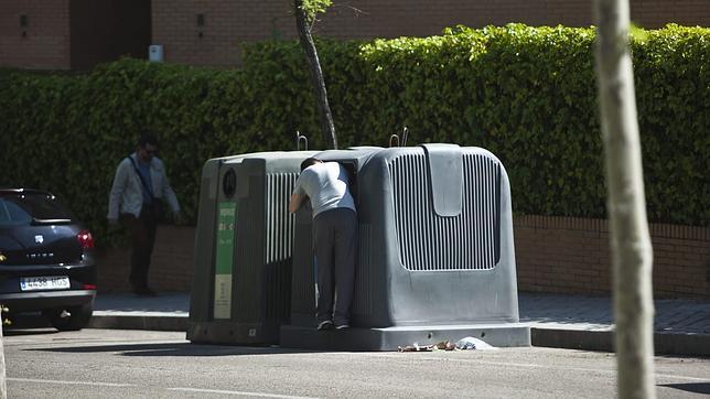 Ofensiva contra los «cartoneros» de Madrid con multas de hasta 1.500 euros