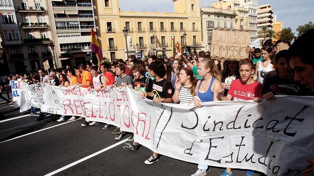 Profesores, padres y alumnos, llamados hoy a la tercera huelga general contra Wert
