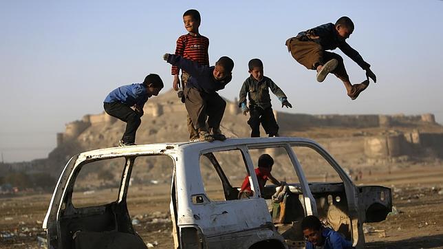 Rescatan a 21 niños secuestrados por los talibán para ser usados como terroristas suicidas