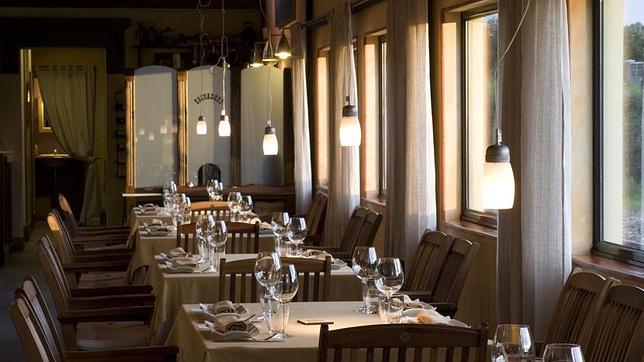 Moderno, clásico, ecléctico, espacioso, elegante y no poco romántico