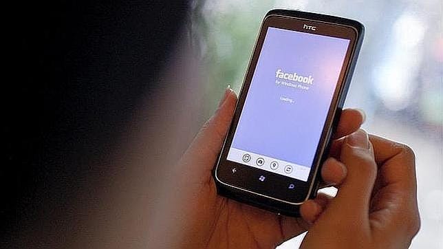 Una adolescente india se ahorca porque sus padres le prohíben usar Facebook