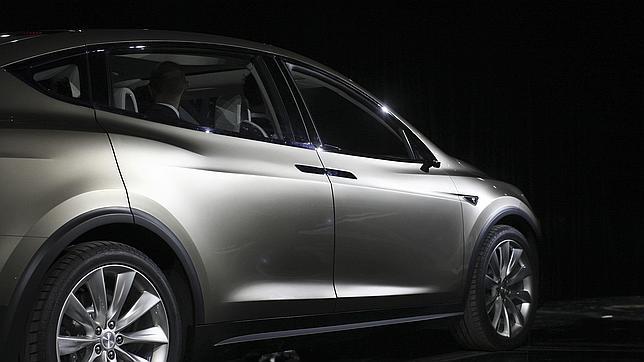 Tesla Motors recurre a la sabiduría de Apple