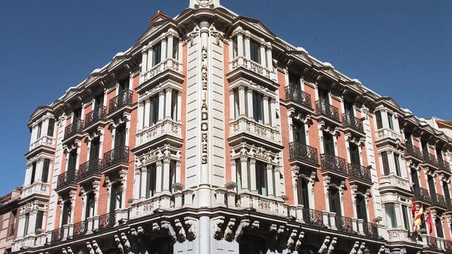 Edificio que se alza en la parcela donde estuvo la primera casa madrileña de Pío Baroja y su familia