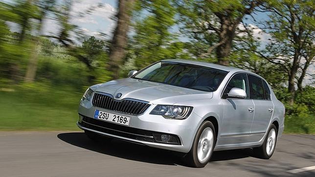 Probamos el más grande de la gama Skoda, el Superb