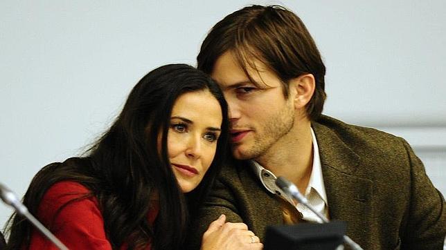 Demi Moore y Ashton Kutcher sellan su divorcio