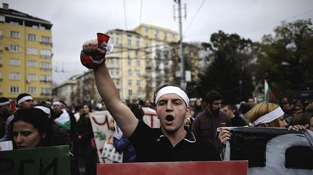 Oleada de manifestaciones de estudiantes para pedir la dimisión del Gobierno búlgaro