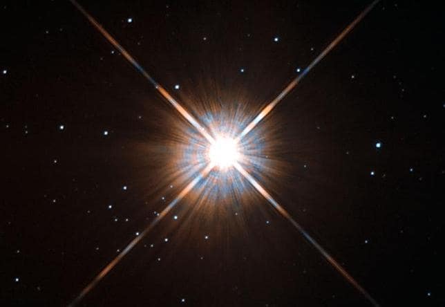 Nueva foto del Hubble de Próxima Centauri, nuestro vecino más cercano