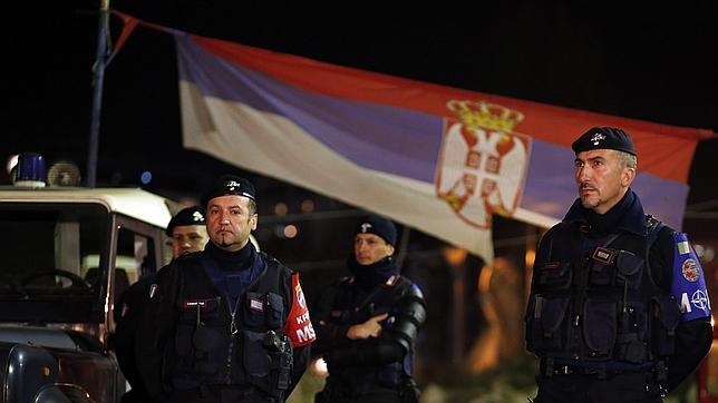 La OTAN mantendrá su presencia en Kosovo debido al clima de violencia