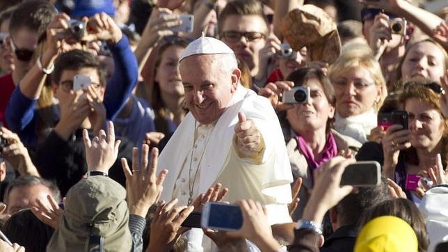 El Papa reconoce que «a veces transmitimos malhumor, frialdad y egoísmo, en lugar de fraternidad»