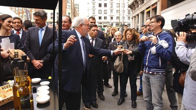Cuenta atrás para la prohibición de las aceiteras en la mesa del restaurante