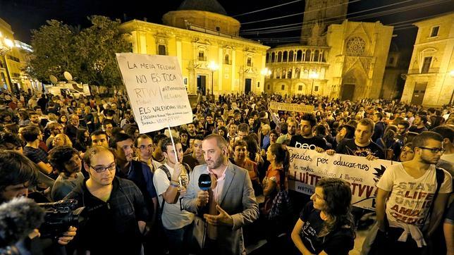 Órdago del comité de RTVV a Fabra: «vamos a seguir con las emisiones»
