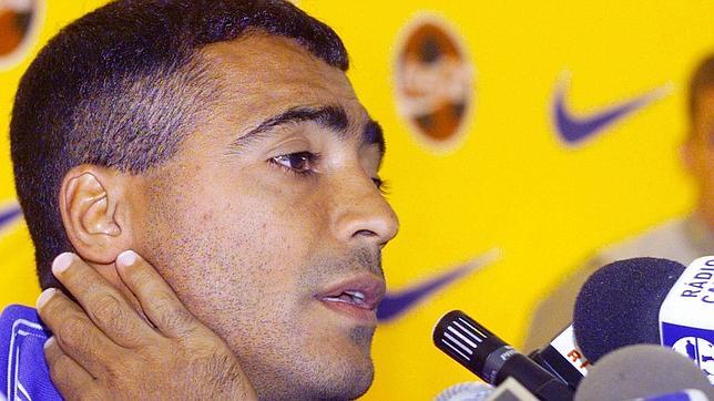 Romario, explicándose ante la prensa