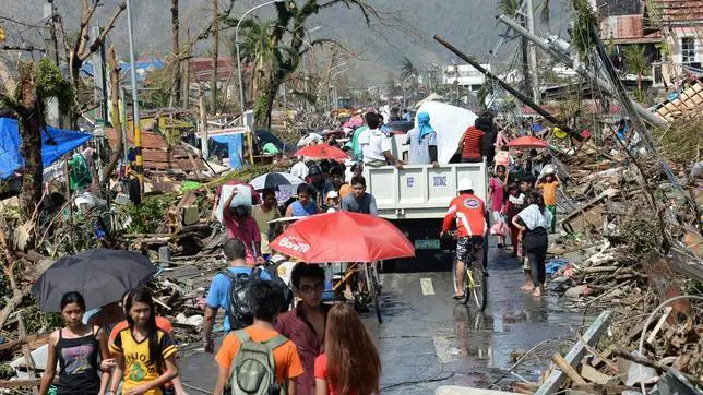 La comunidad internacional se moviliza para ayudar a Filipinas tras el paso de Haiyan