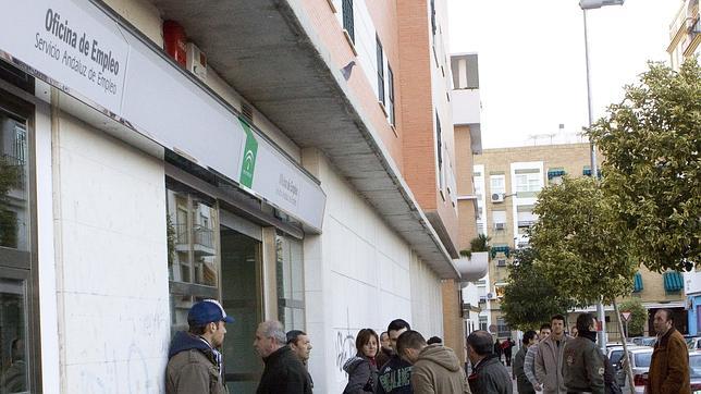 España, en cabeza del paro juvenil y de «ninis» en Europa