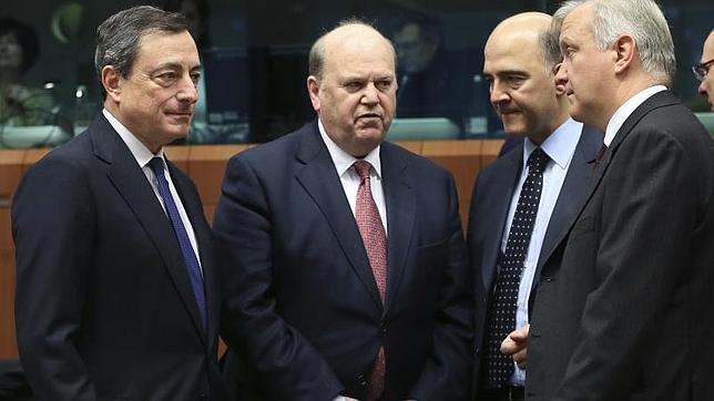 Irlanda saldrá de las garras de la troika el 15 de diciembre tras tres años de rescate