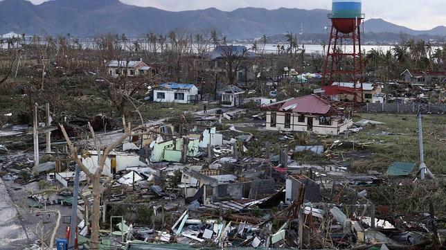 Los efectos del tifón en Filipinas y el frontón Beti-Jai, entre los vídeos de la semana