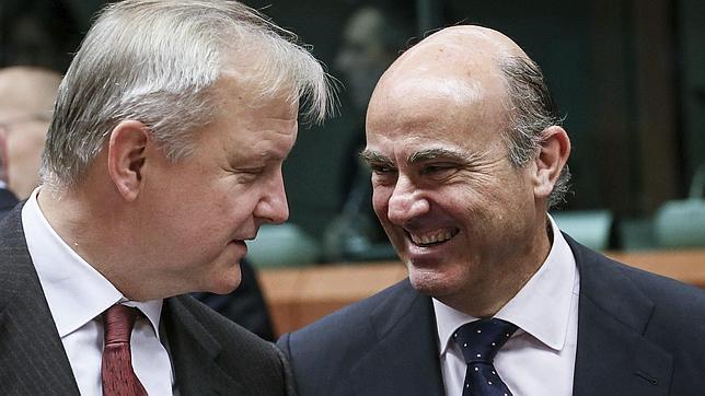 Guindos asegura que no harán falta más ajustes para cumplir el déficit en 2014