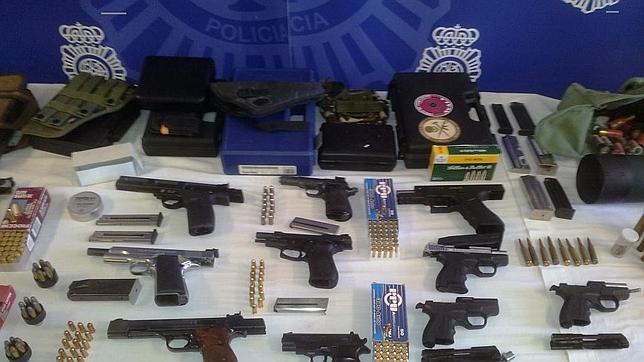 Detenido un grupo que transformaba armas simuladas en pistolas de fuego real